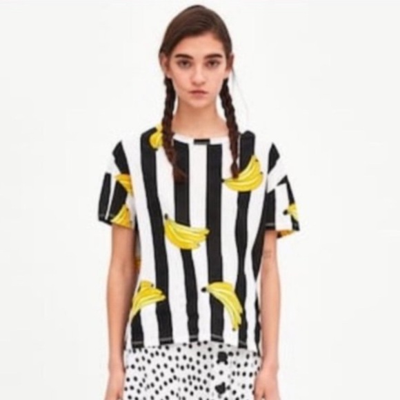 Zara Tops - 🦊 Zara Black and White Boxy Short Sleeve banana striped T-Shirt